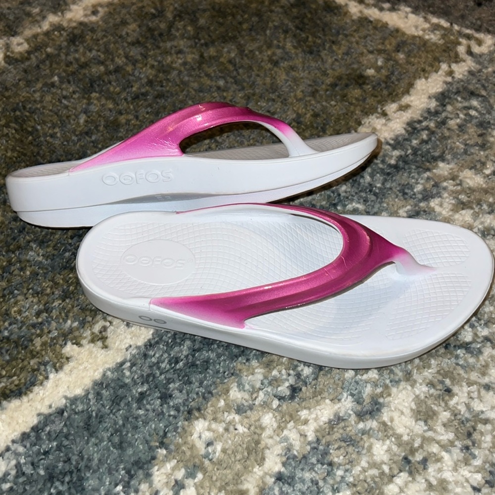 OOFOS OOLALA Sandals Wide 8
